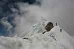 Непал: Тюменские альпинисты поженились прямо на склоне Эвереста