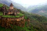 Армения: Древняя страна, где вам нальют арах и накормят хоровац-ем, утверждает Globe Spots